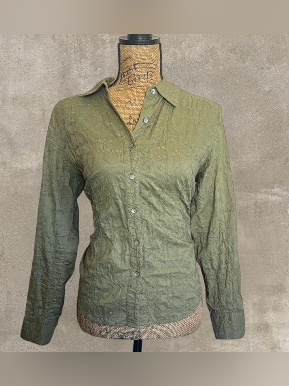 Chico's Olive Green Textured Button-Down Bella Swan Style